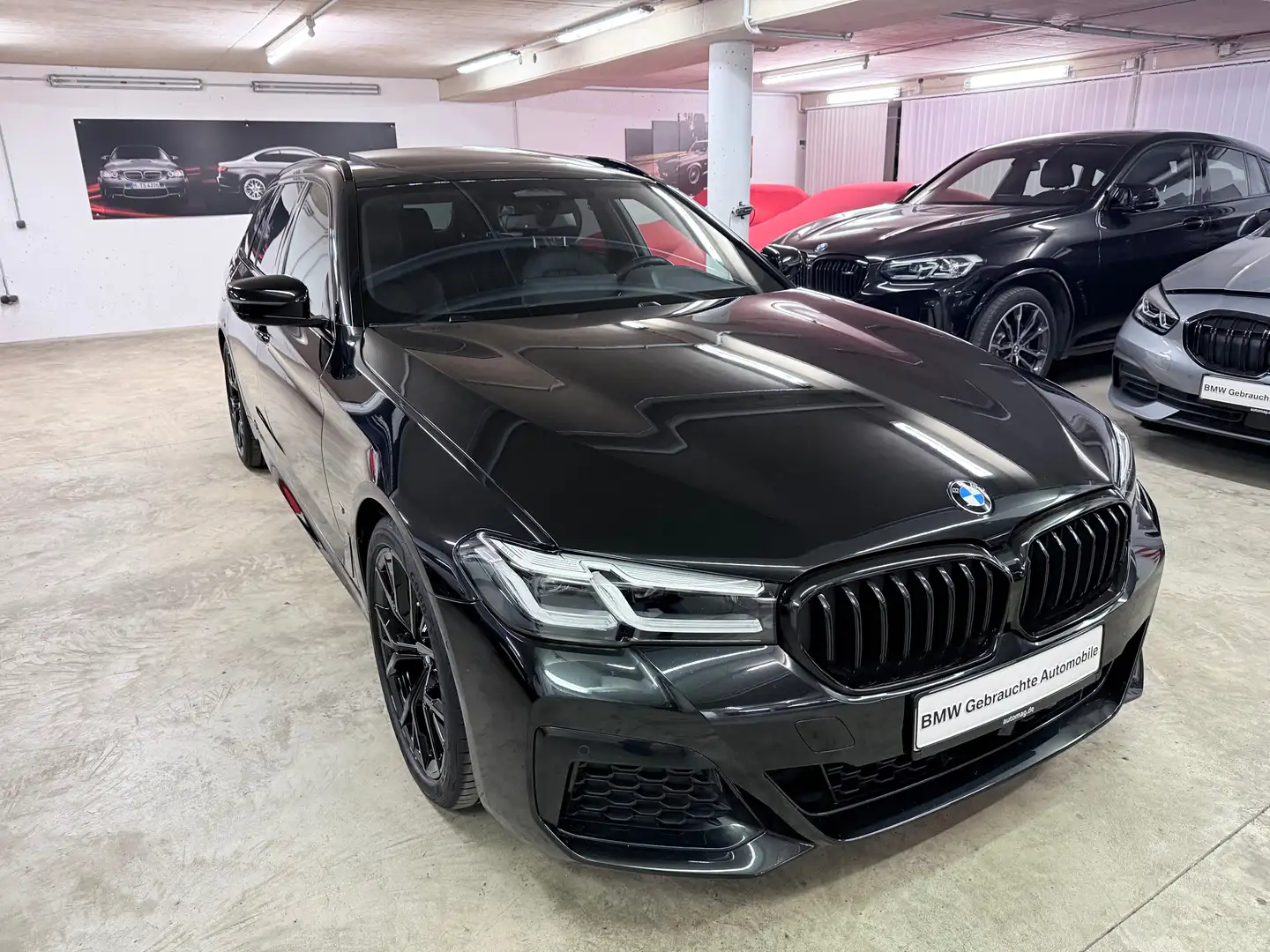 BMW 520 d M Sport,AHK,4 Zonen,AssPlus,Mod24,wie neu,1.Hd Noir - 1