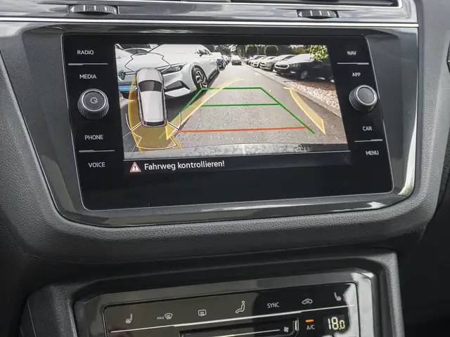 Volkswagen Tiguan view 14