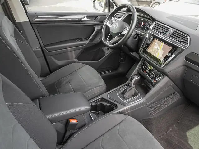 Volkswagen Tiguan view 9