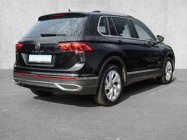 Volkswagen Tiguan view 4