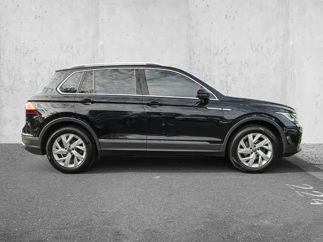 Volkswagen Tiguan view 5
