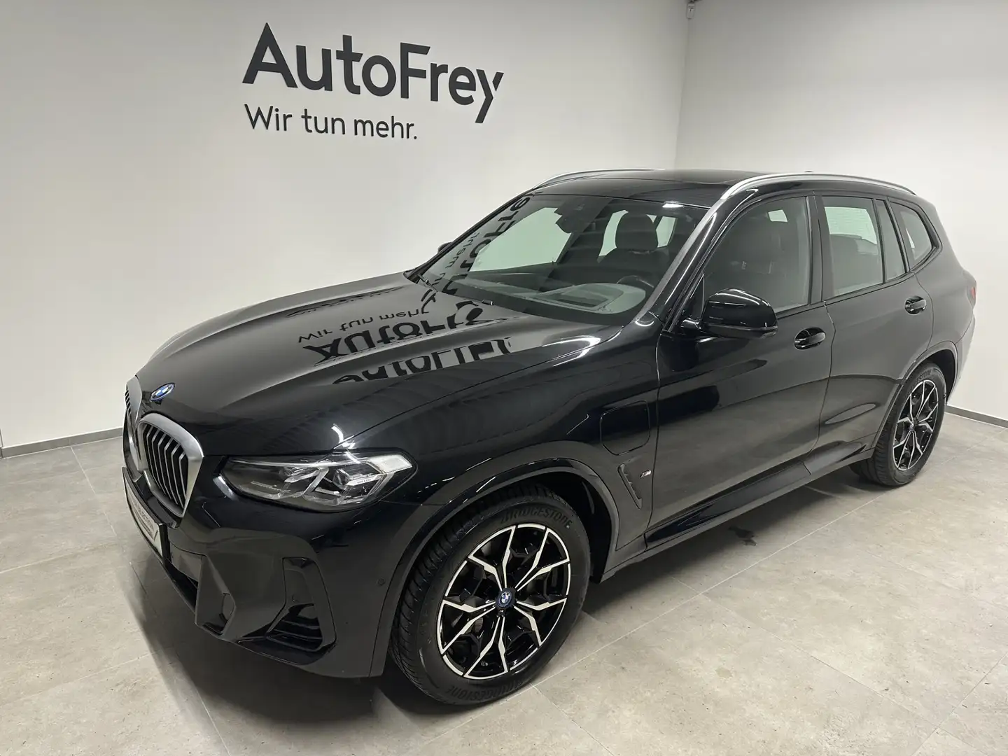 BMW X3 xDrive30e Schwarz - 1