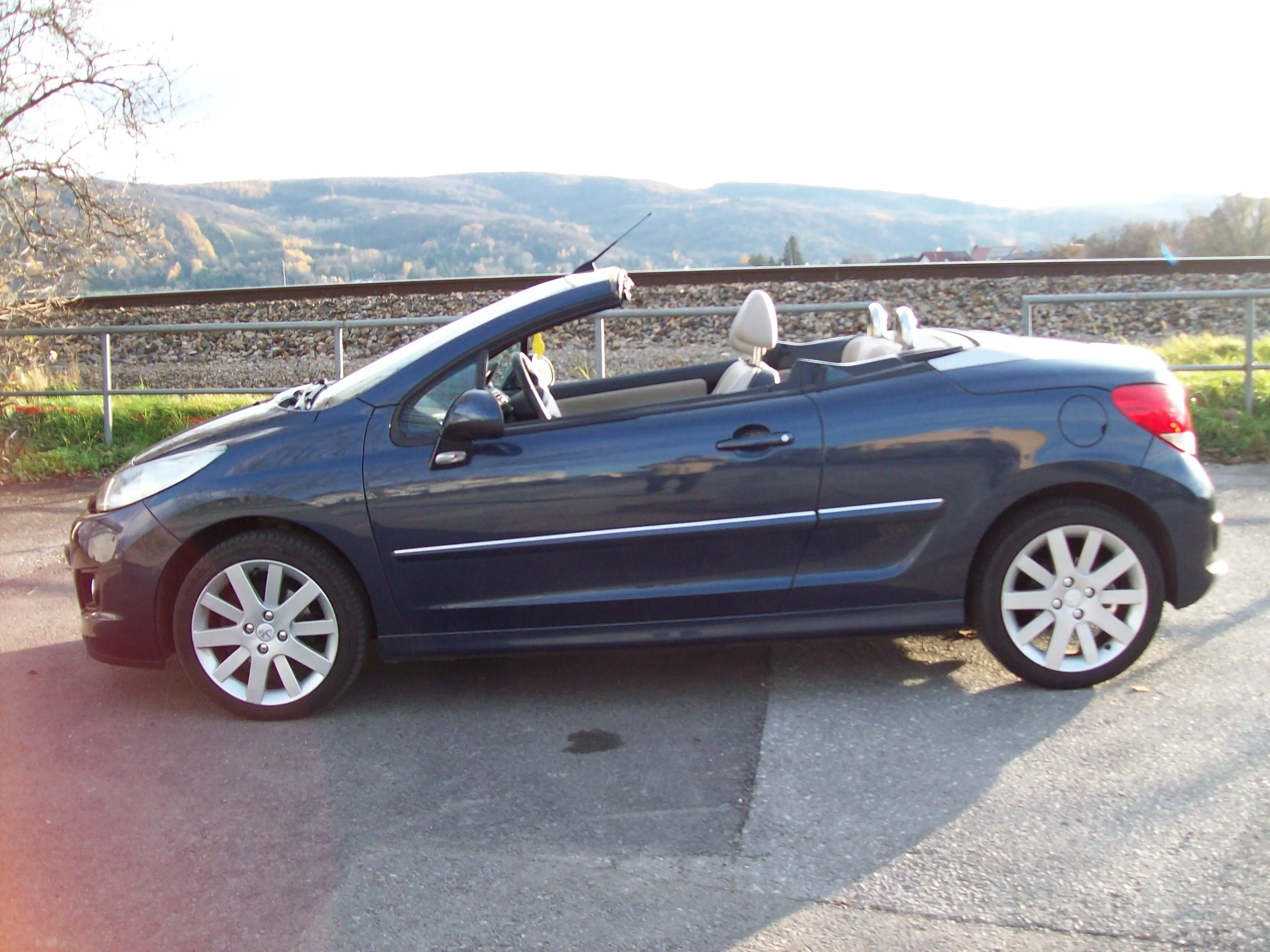 Peugeot 207 207CC Cabrio — photo 5