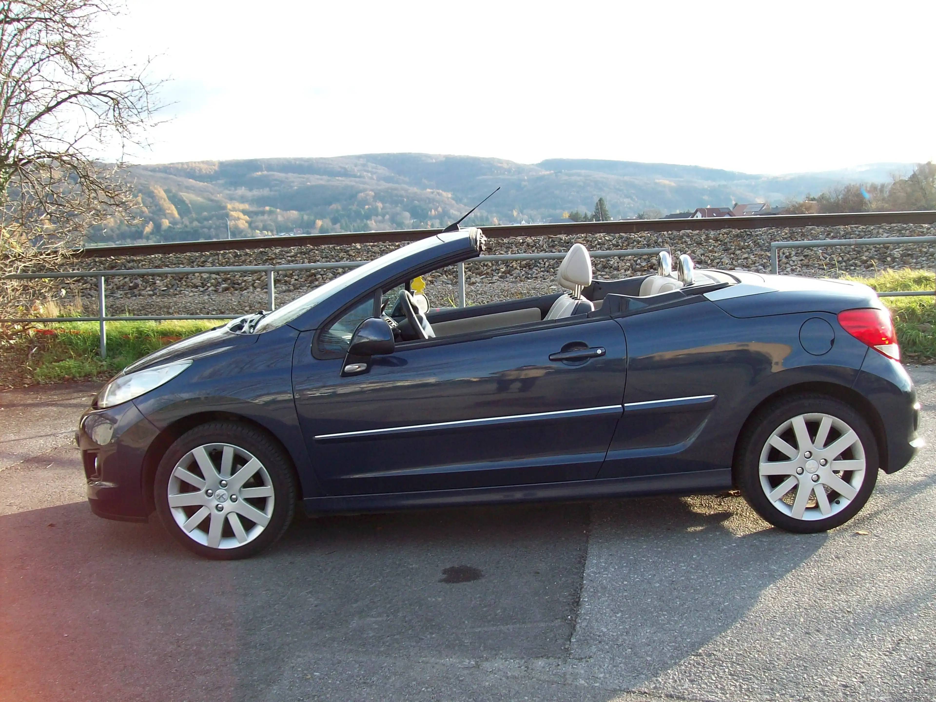 Peugeot 207 207CC Cabrio — photo 3