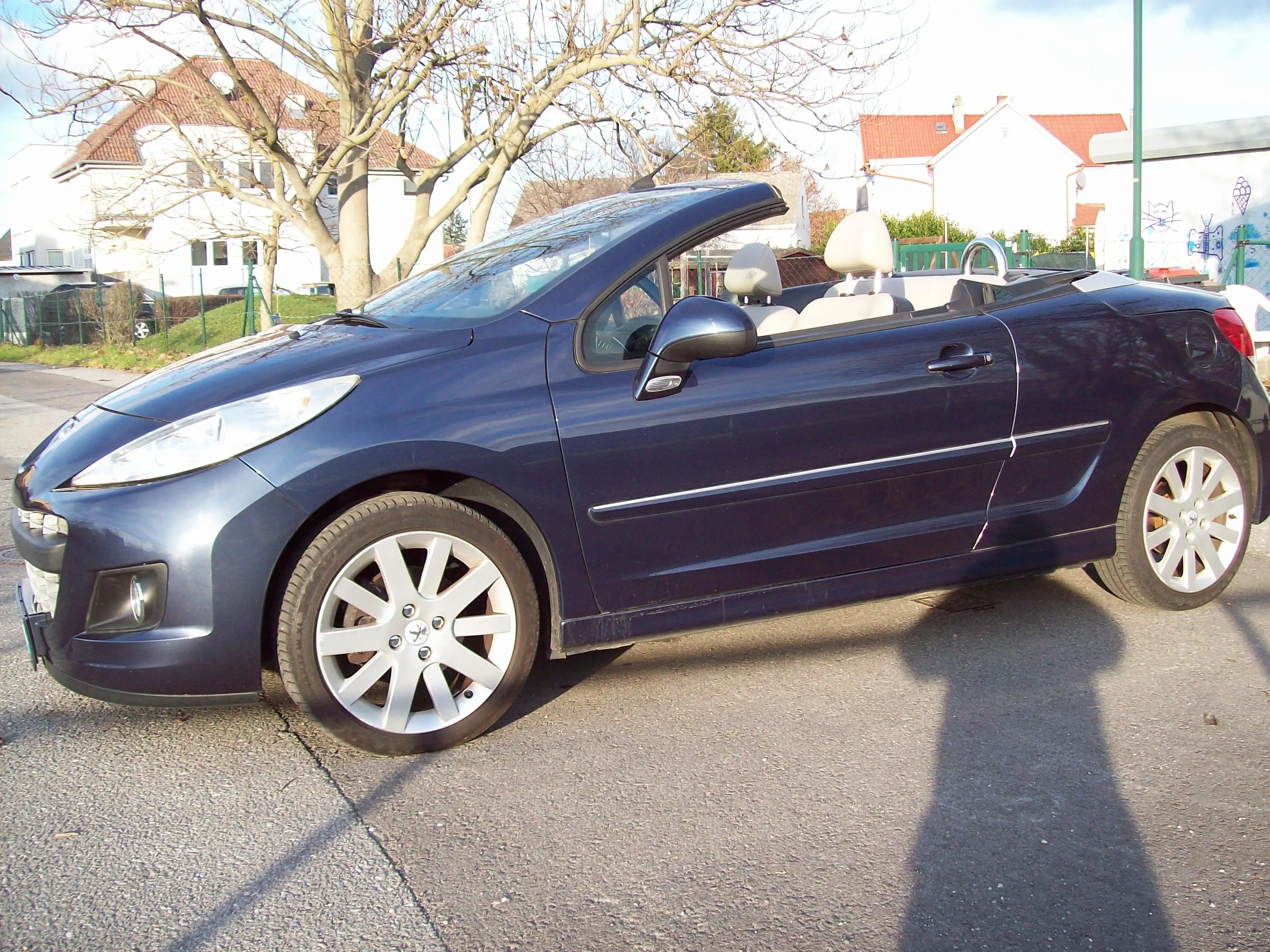 Peugeot 207 207CC Cabrio — photo 2