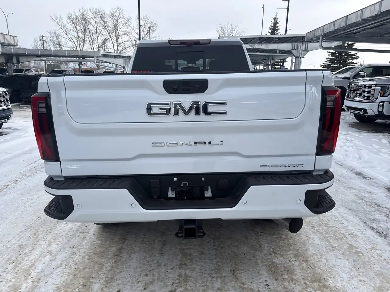 GMC Sierra 3500HD снимка GMC Sierra 3500HD