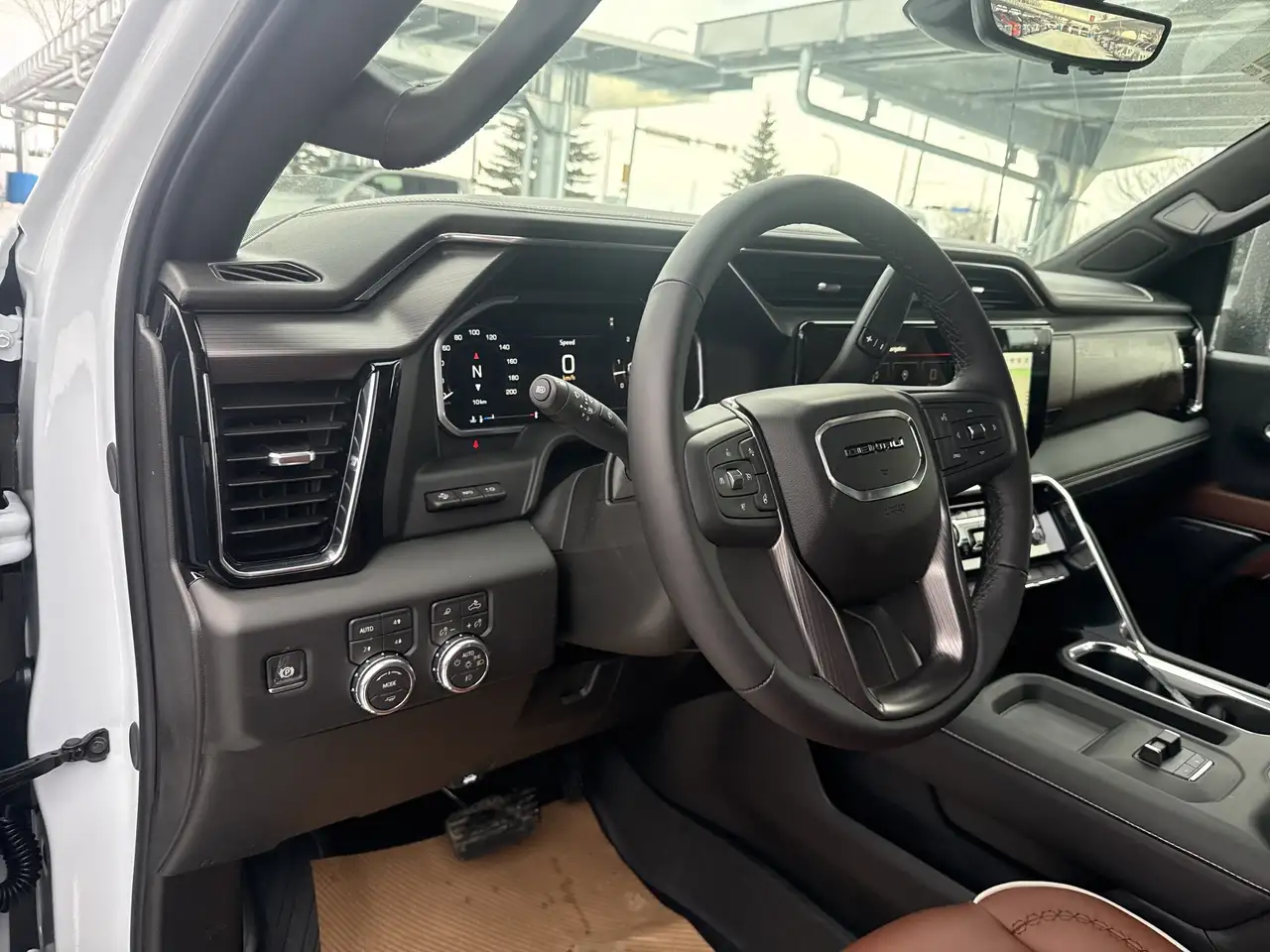GMC Sierra 3500HD снимка GMC Sierra 3500HD