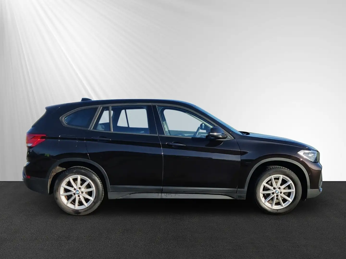 BMW X1 sDrive18i Advantage PDC LED DAB Navi Braun - 2
