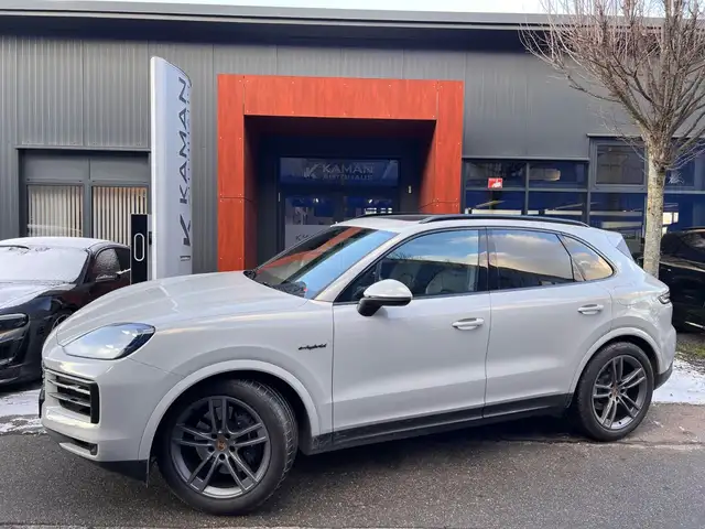 Porsche Cayenne E-Hyb Kreide · Inno · AHK · 14Wege  Bose