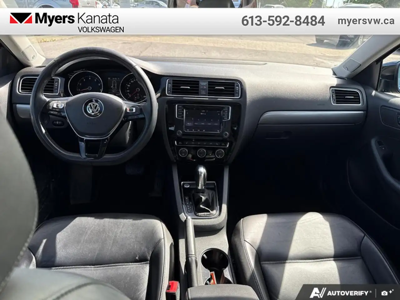 Volkswagen Jetta снимка Volkswagen Jetta