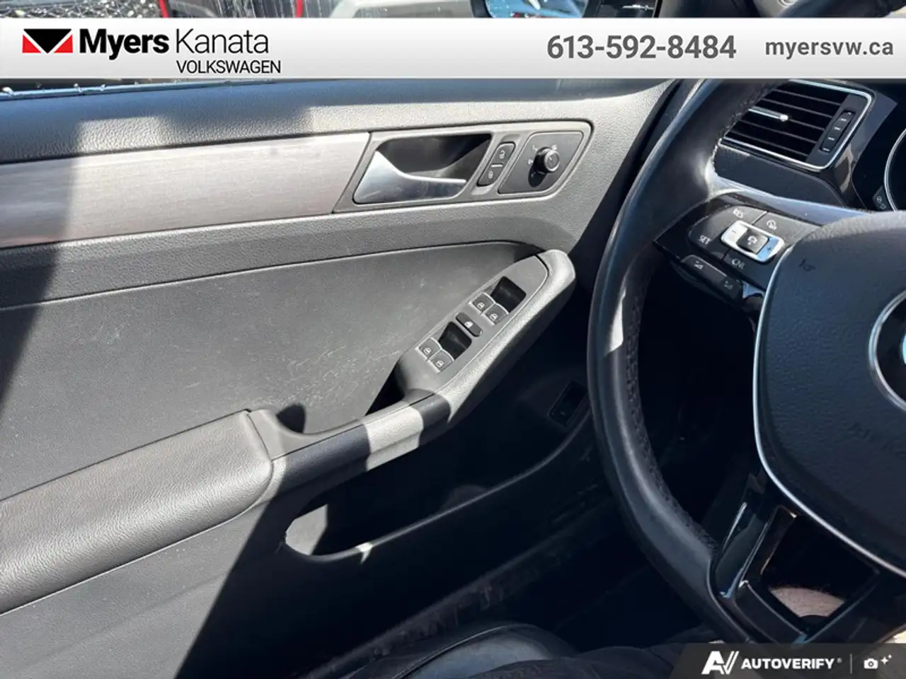 Volkswagen Jetta снимка Volkswagen Jetta