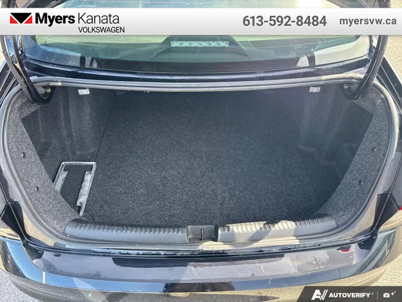 Volkswagen Jetta снимка Volkswagen Jetta