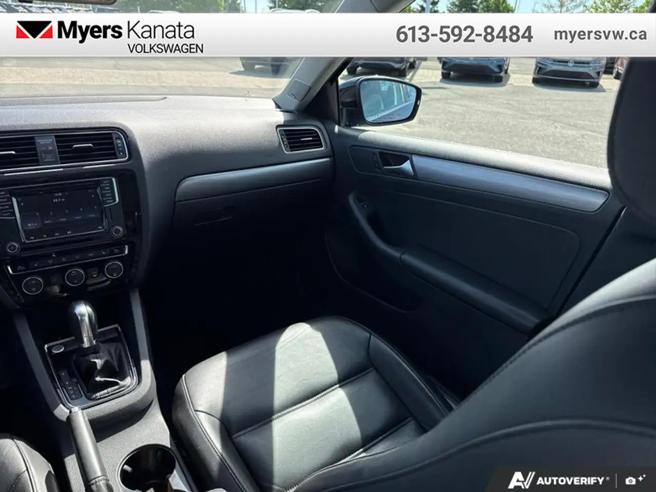 Volkswagen Jetta снимка Volkswagen Jetta