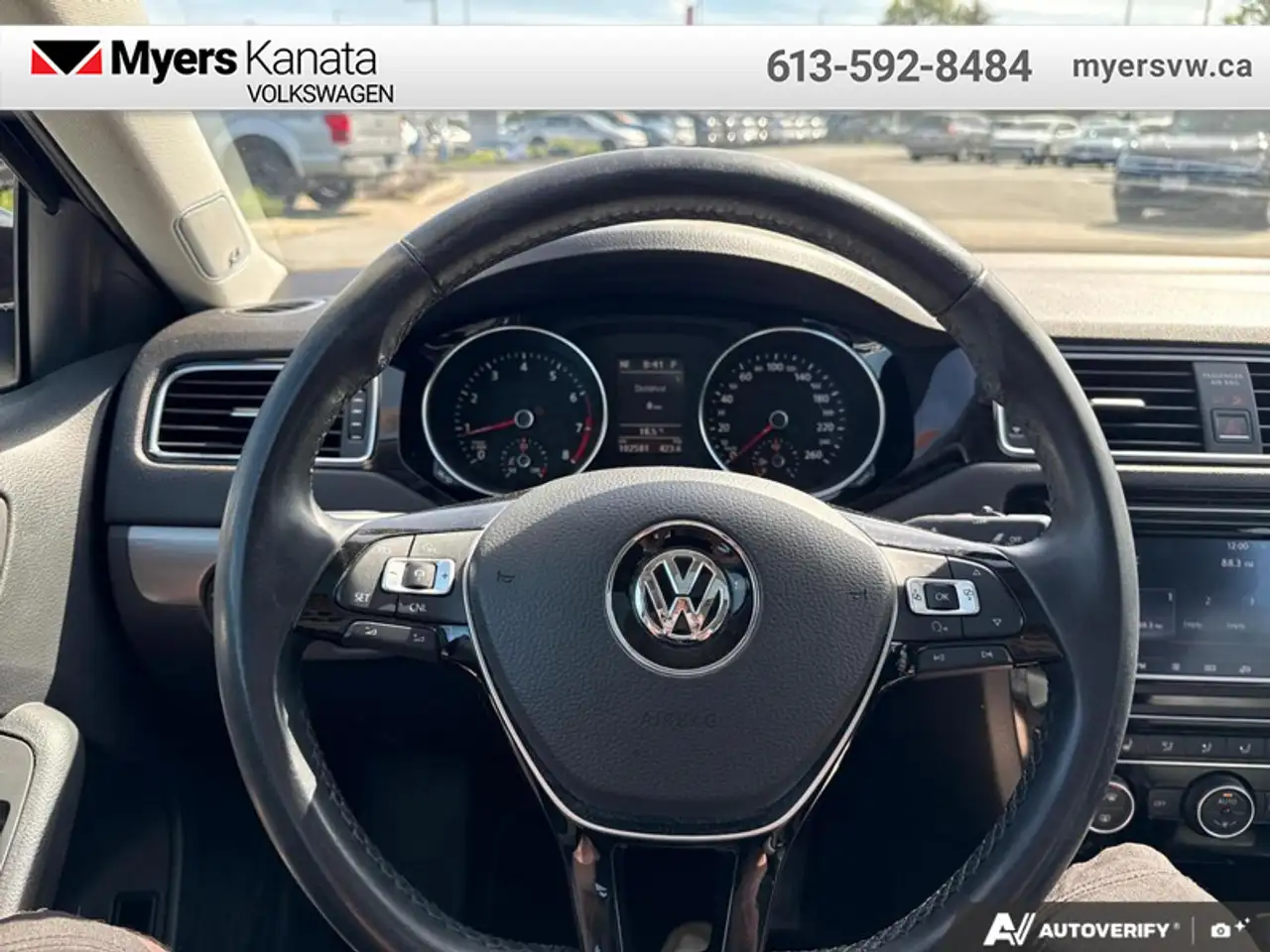 Volkswagen Jetta снимка Volkswagen Jetta