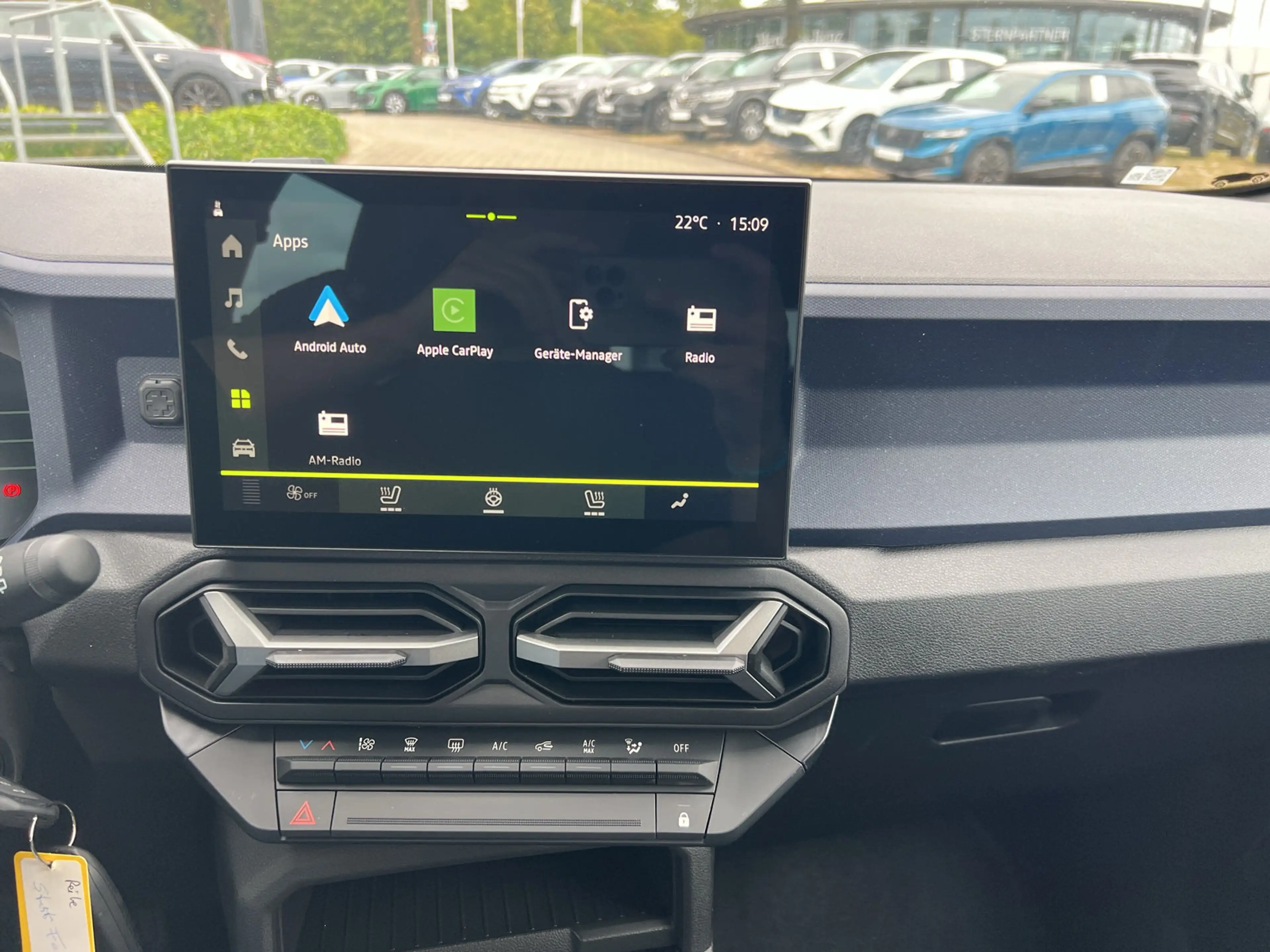 Dacia Duster hybrid-G 150 EDC 4x4 Expression GJR+SHZ+LKHZ — photo 11
