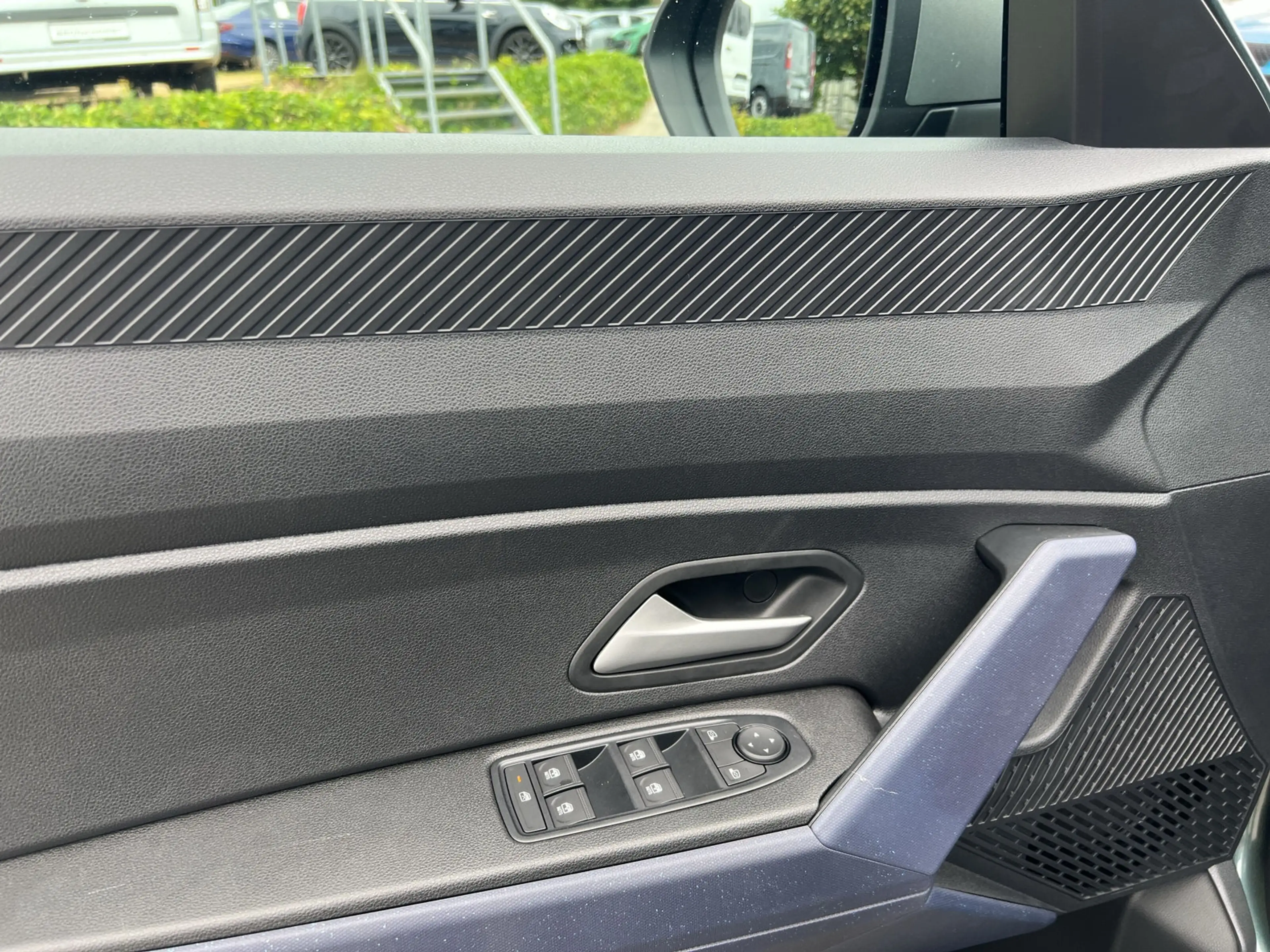 Dacia Duster hybrid-G 150 EDC 4x4 Expression GJR+SHZ+LKHZ — photo 13
