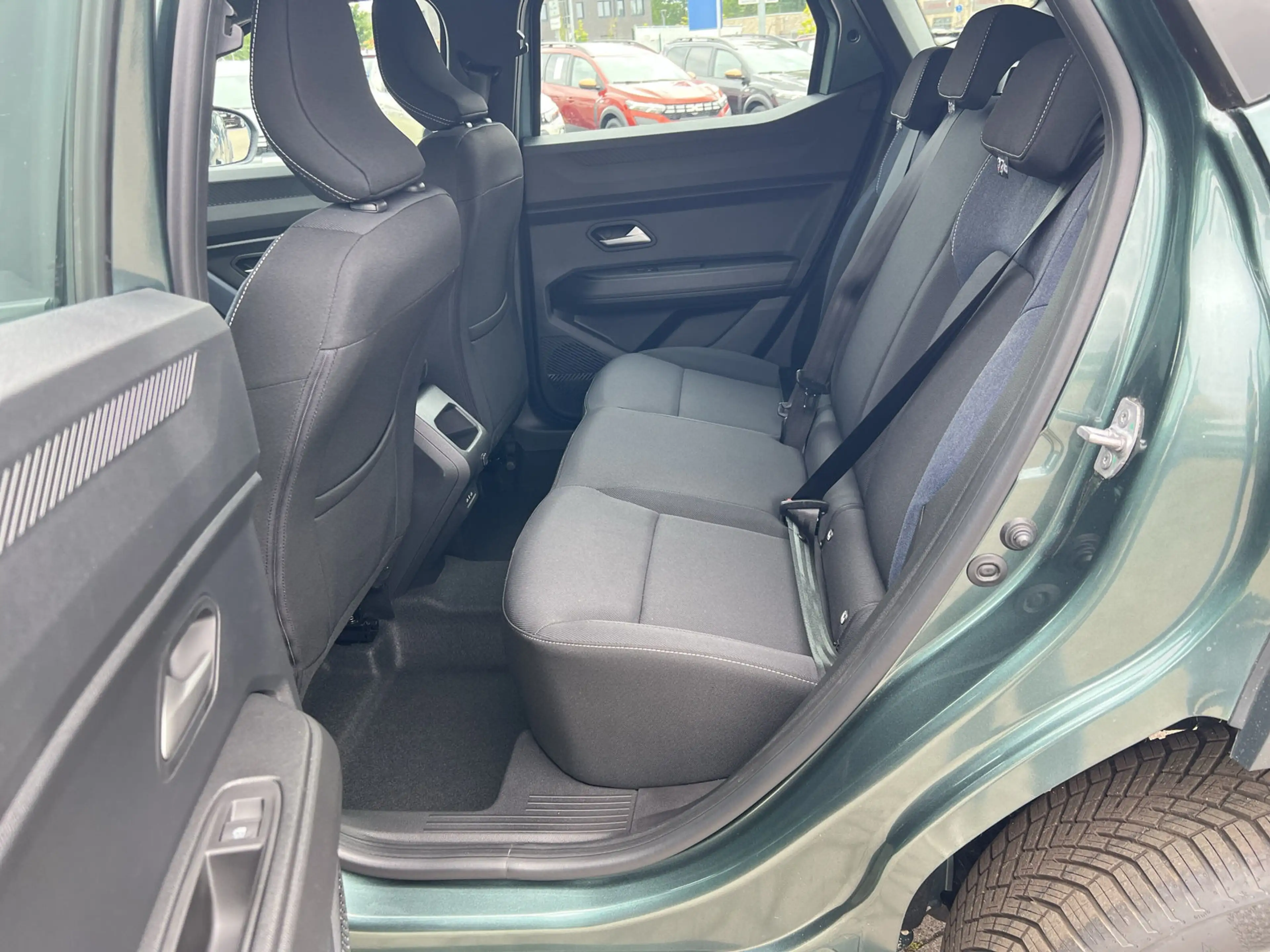 Dacia Duster hybrid-G 150 EDC 4x4 Expression GJR+SHZ+LKHZ — photo 10