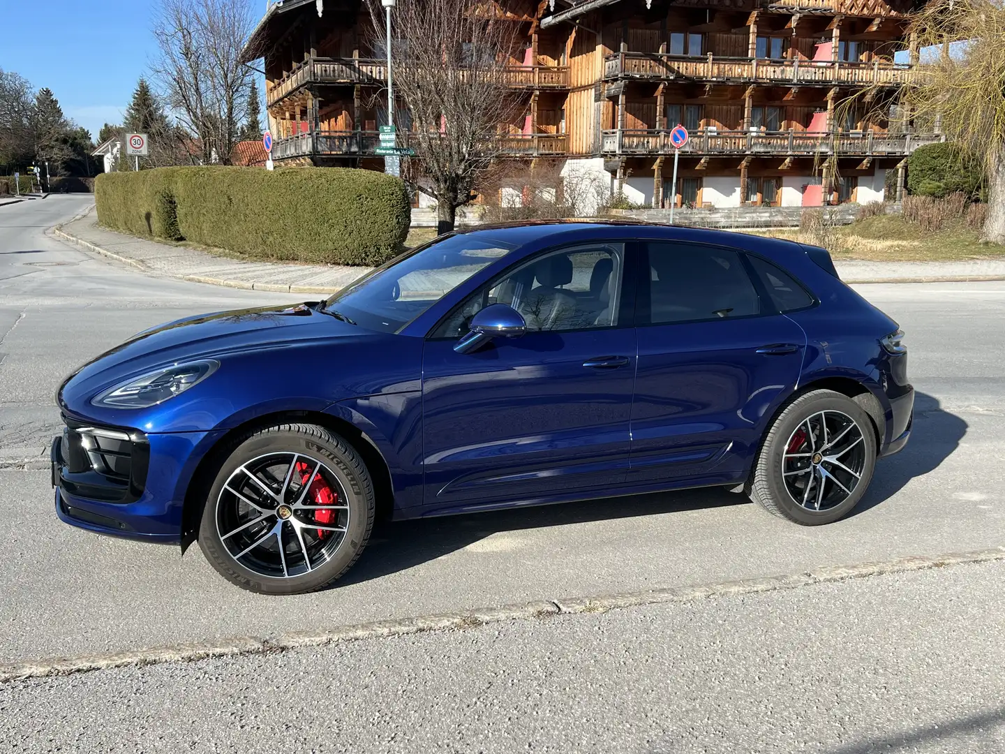 Porsche Macan GTS - Approved, BOSE, Erw. Lederpaket, Luftfederun Blue - 2