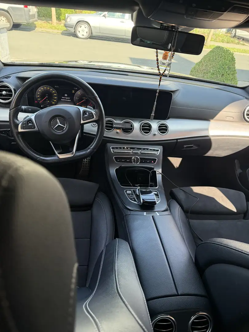 Mercedes-Benz E 220 d T 9G-TRONIC AMG Line - 2