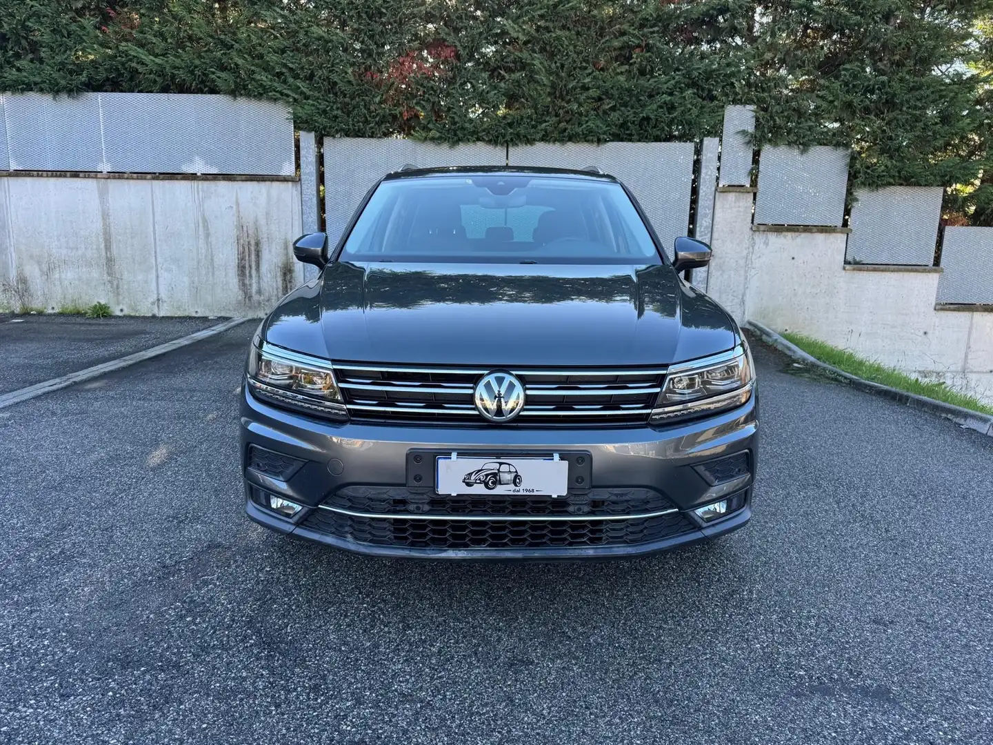 Volkswagen Tiguan Tiguan II 2016 1.6 tdi R-Line 115cv Grigio - 2