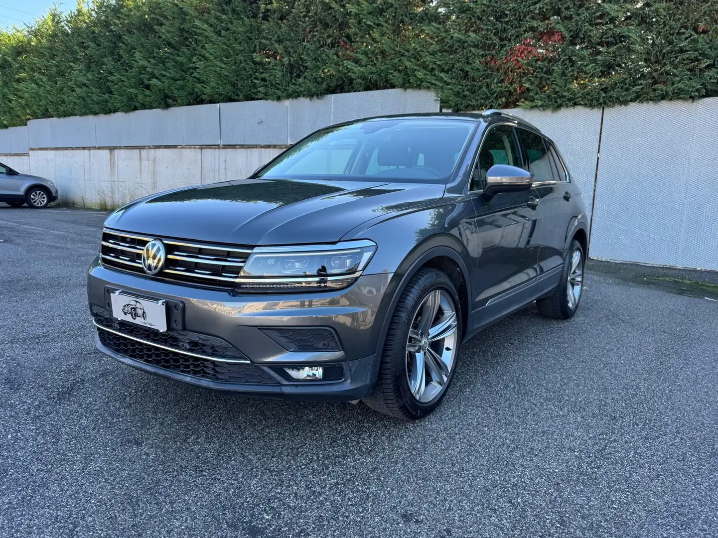 Volkswagen Tiguan Tiguan II 2016 1.6 tdi R-Line 115cv Grigio - 1