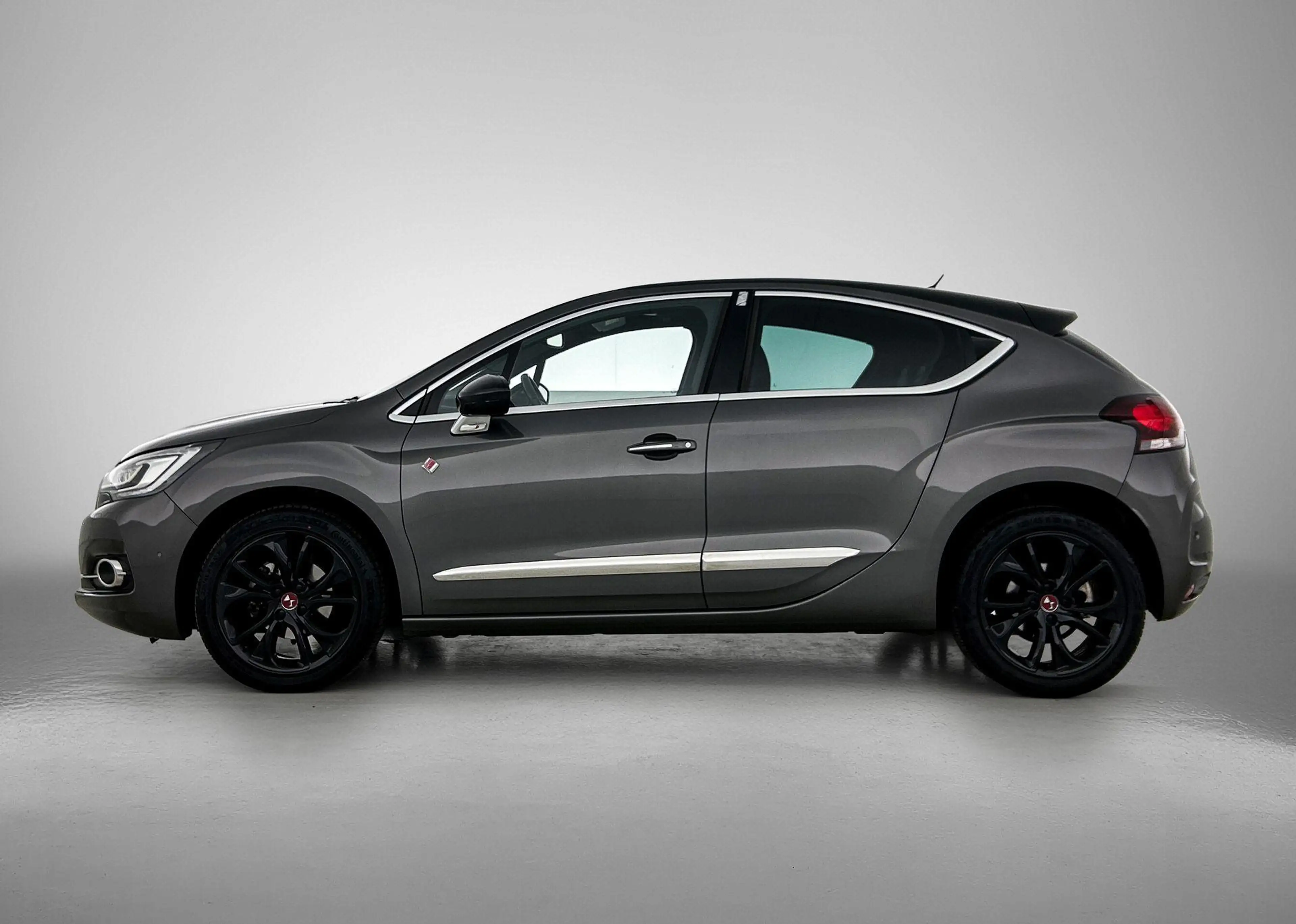 DS Automobiles DS 4 1.2 130pk Performance Line | Trekhaak | Navigatie — photo 5