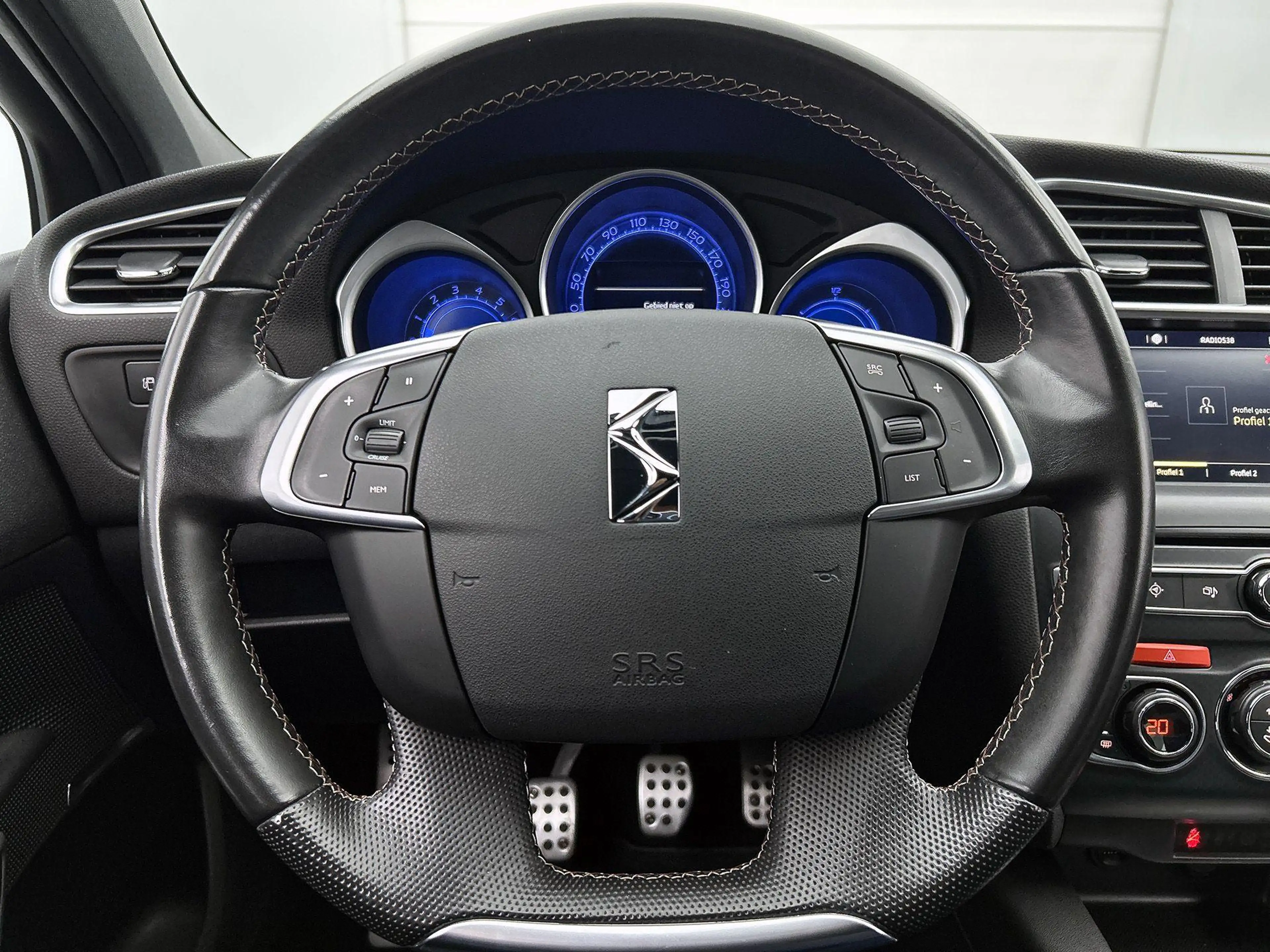 DS Automobiles DS 4 1.2 130pk Performance Line | Trekhaak | Navigatie — photo 13
