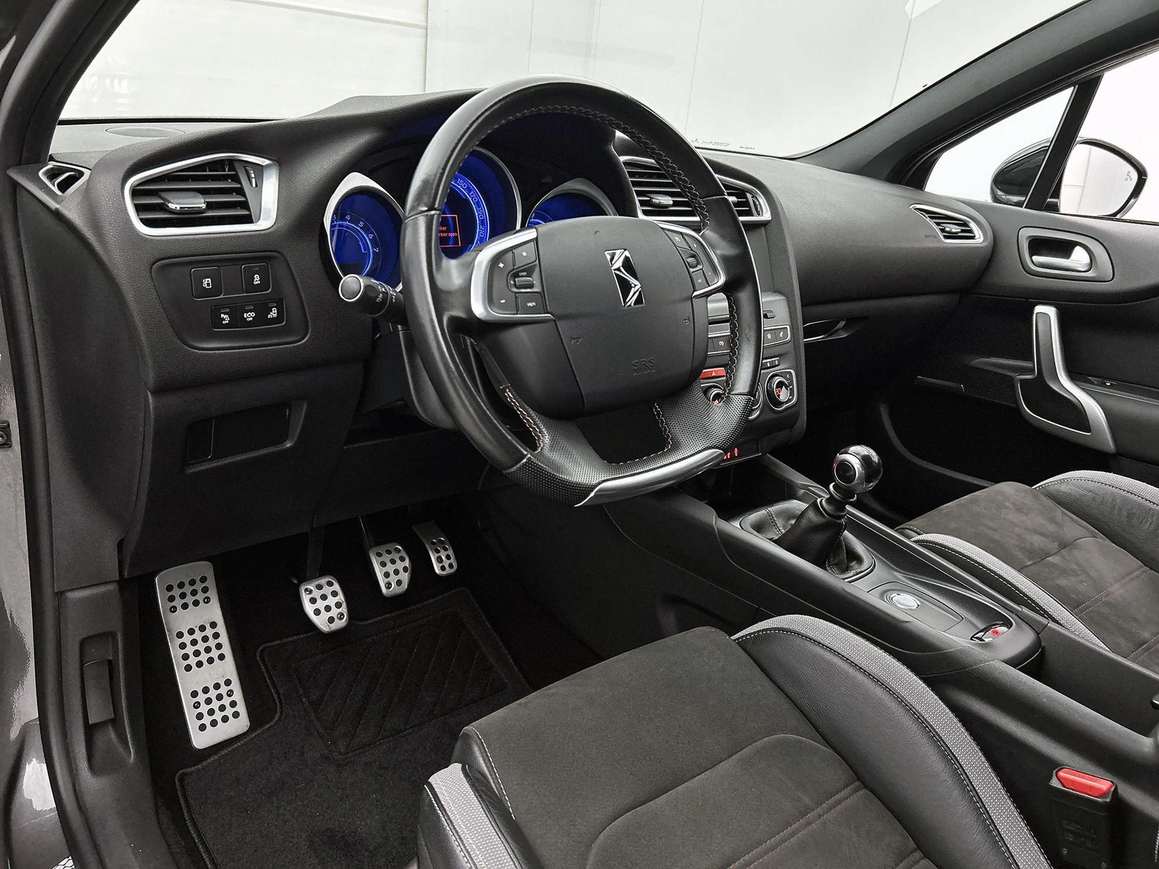 DS Automobiles DS 4 1.2 130pk Performance Line | Trekhaak | Navigatie — photo 10