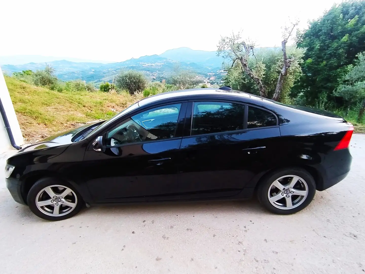 Volvo S60 S60 II 2014 2.0 d2 Noir - 1