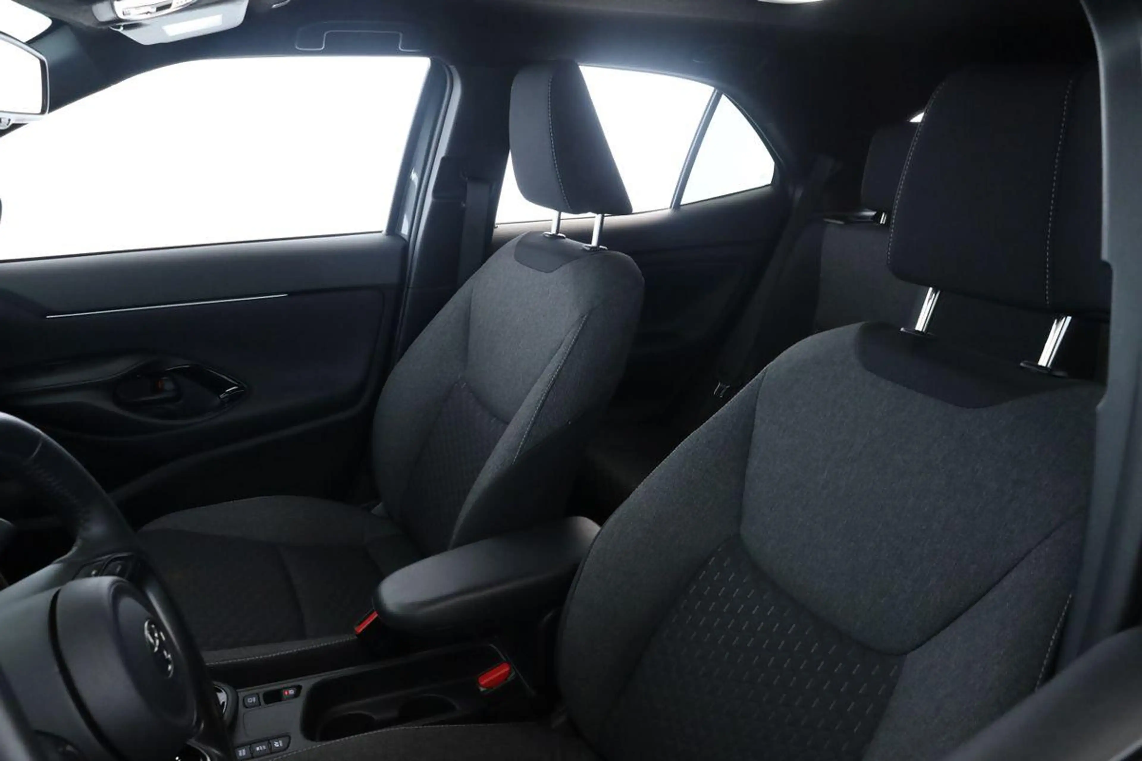 Toyota Yaris Cross Hybrid Teamplayer LED Nav SitzHZ Kam — photo 10