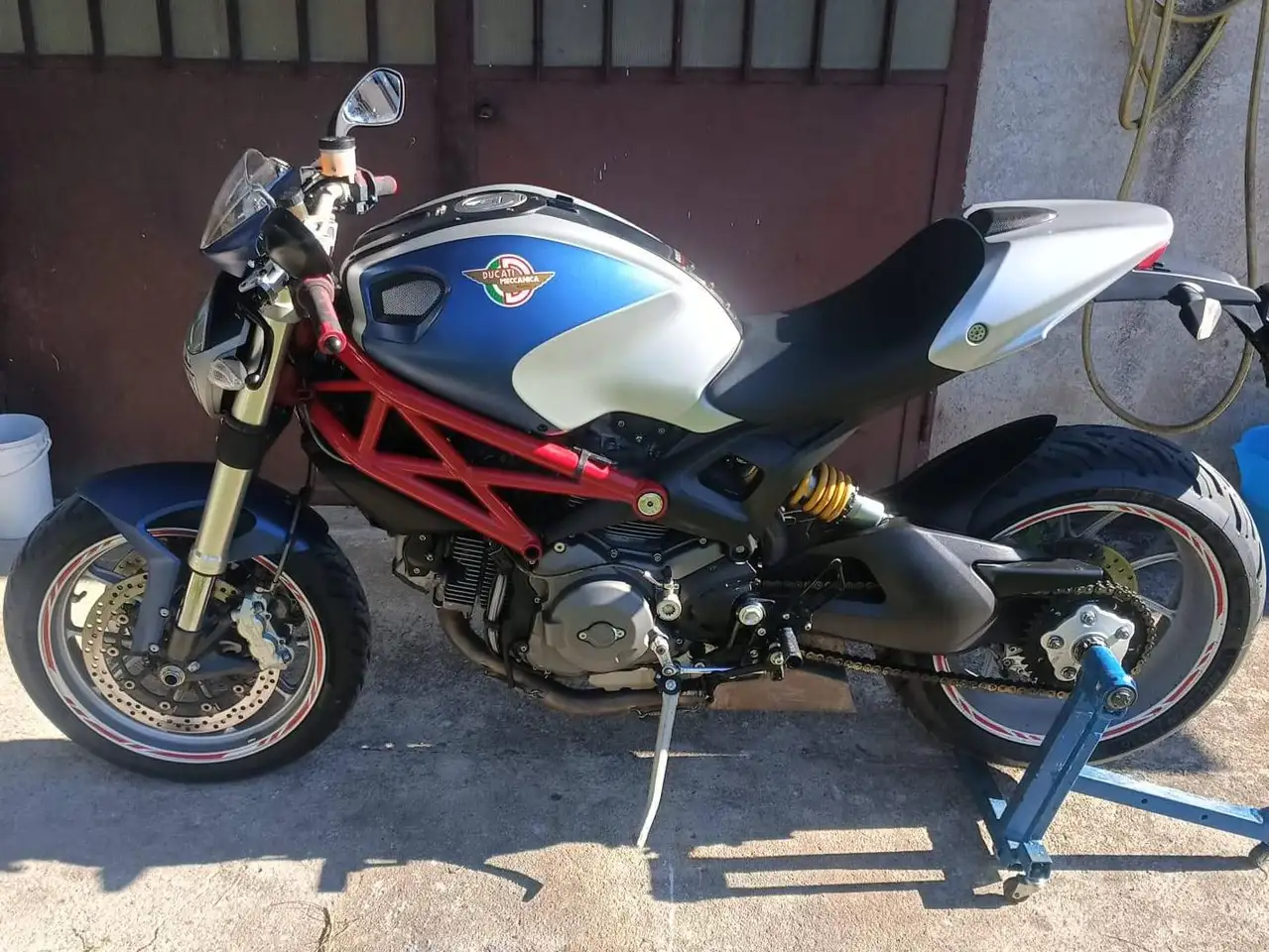 Ducati Monster 1100