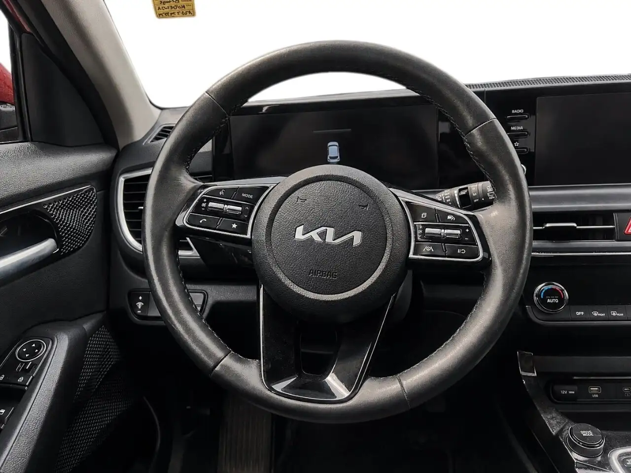Kia Seltos photo Kia Seltos