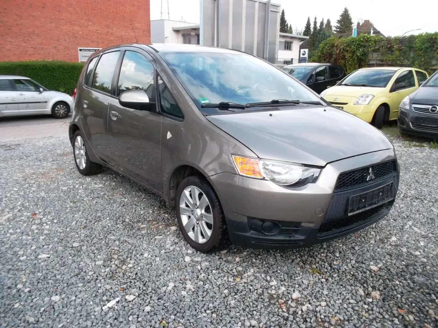 Mitsubishi Colt Lim. 5-trg. Invite, Automatik, 1.HAND Grau - 1