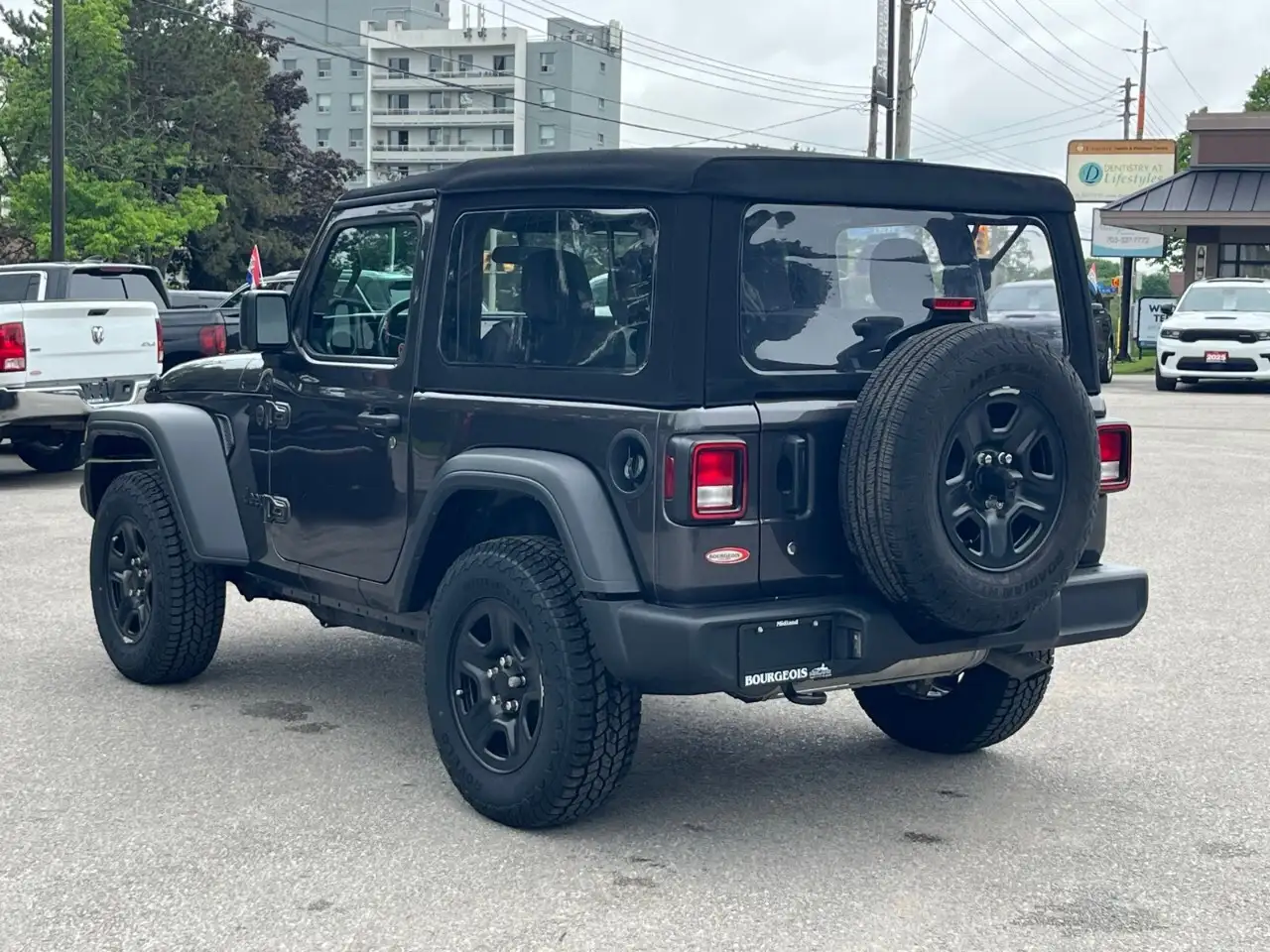 Jeep Wrangler photo Jeep Wrangler