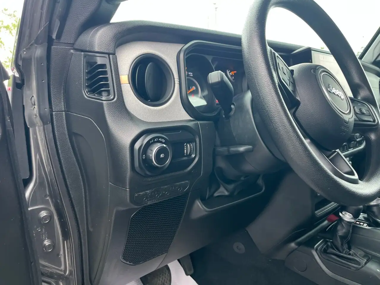 Jeep Wrangler photo Jeep Wrangler