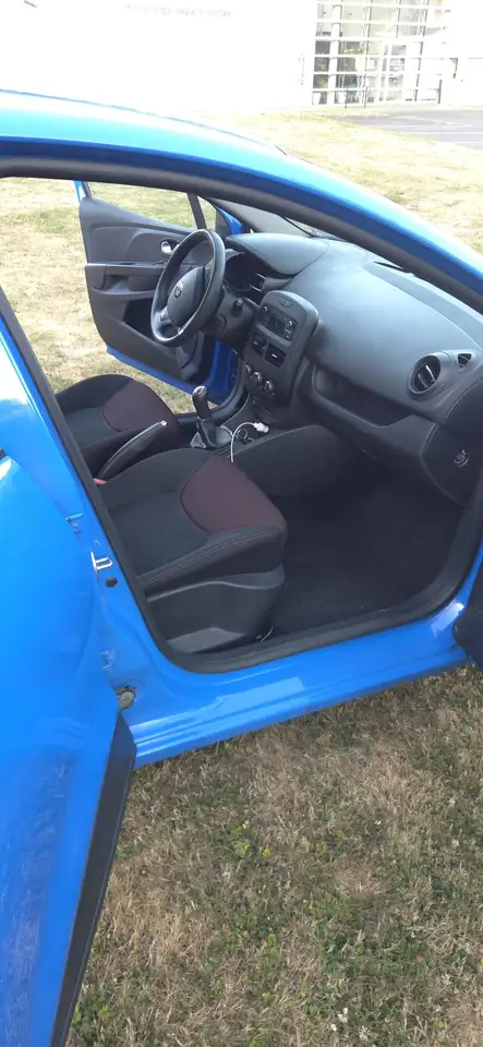 Renault Clio Citadine 3 portes — photo 18