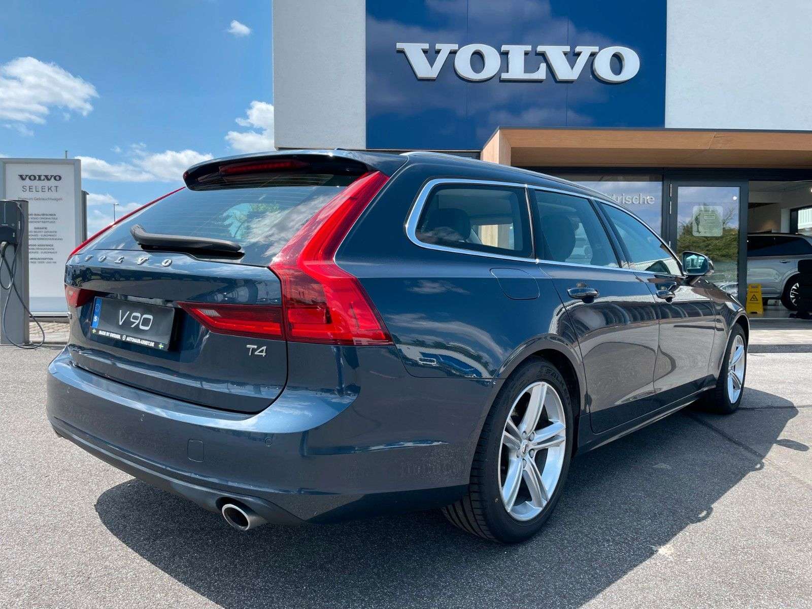 Volvo V90