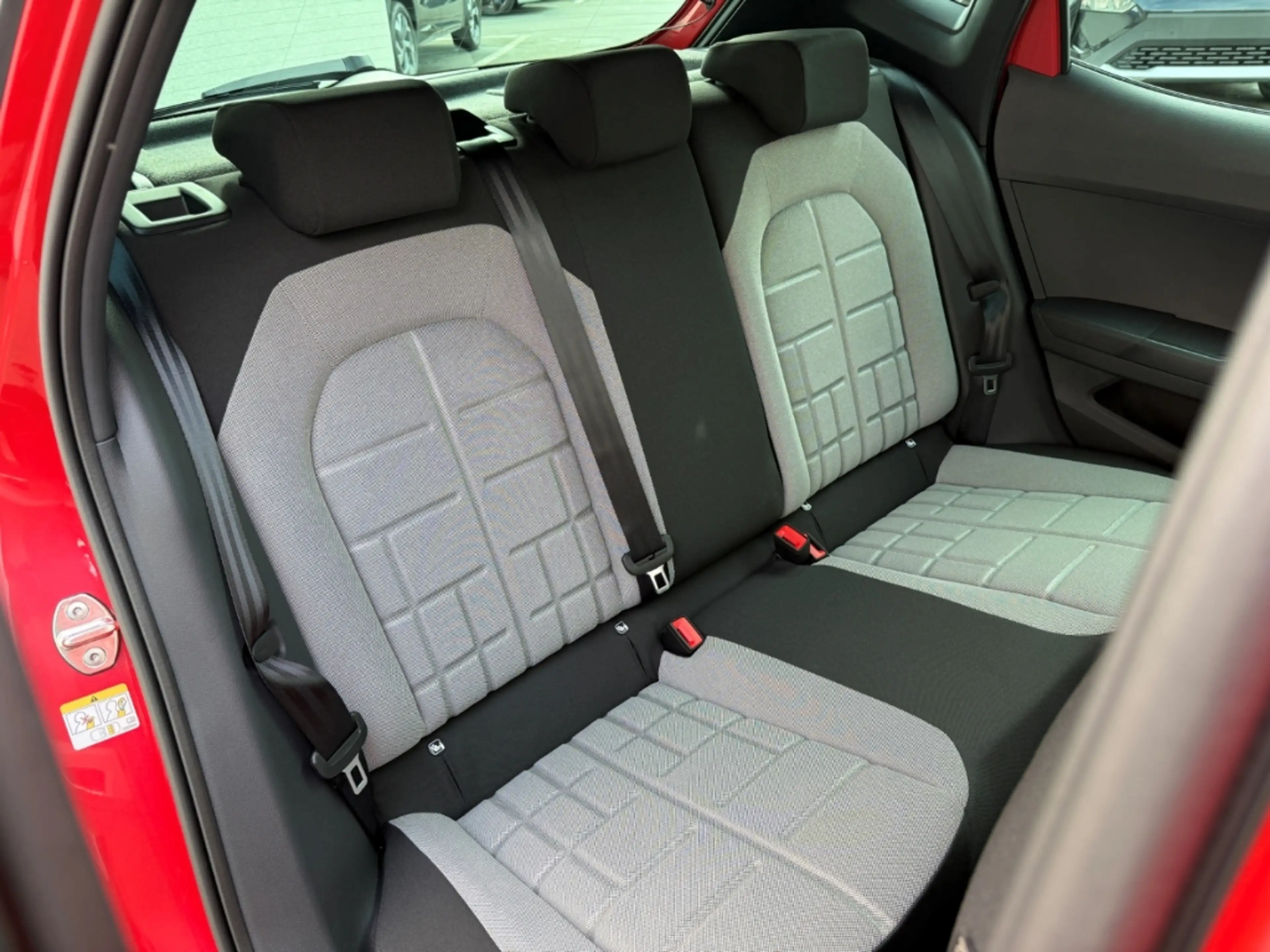 SEAT Ibiza FL 1.0 TSI DSG FR ACC LED Navi Kessy SHZ Alu — photo 7