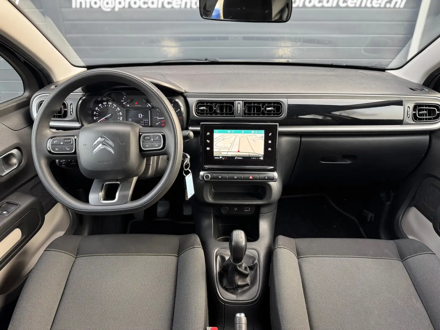 Citroen C3 1.2 PureTech Feel CRUISE|CLIMATE|PDC|NAVI|EL.RAMEN Zwart - 2