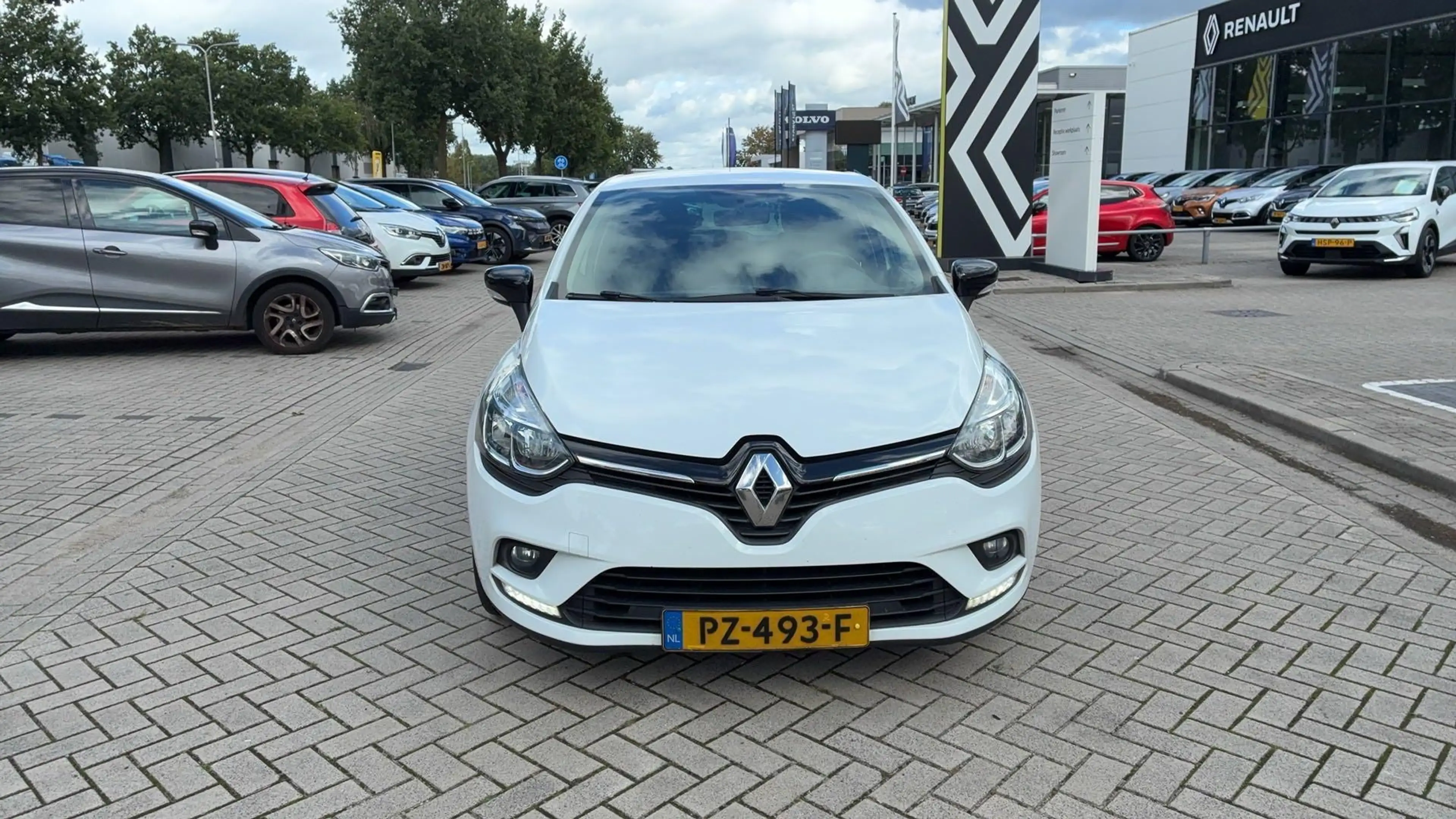 Renault Clio 0.9 TCe Limited — photo 6