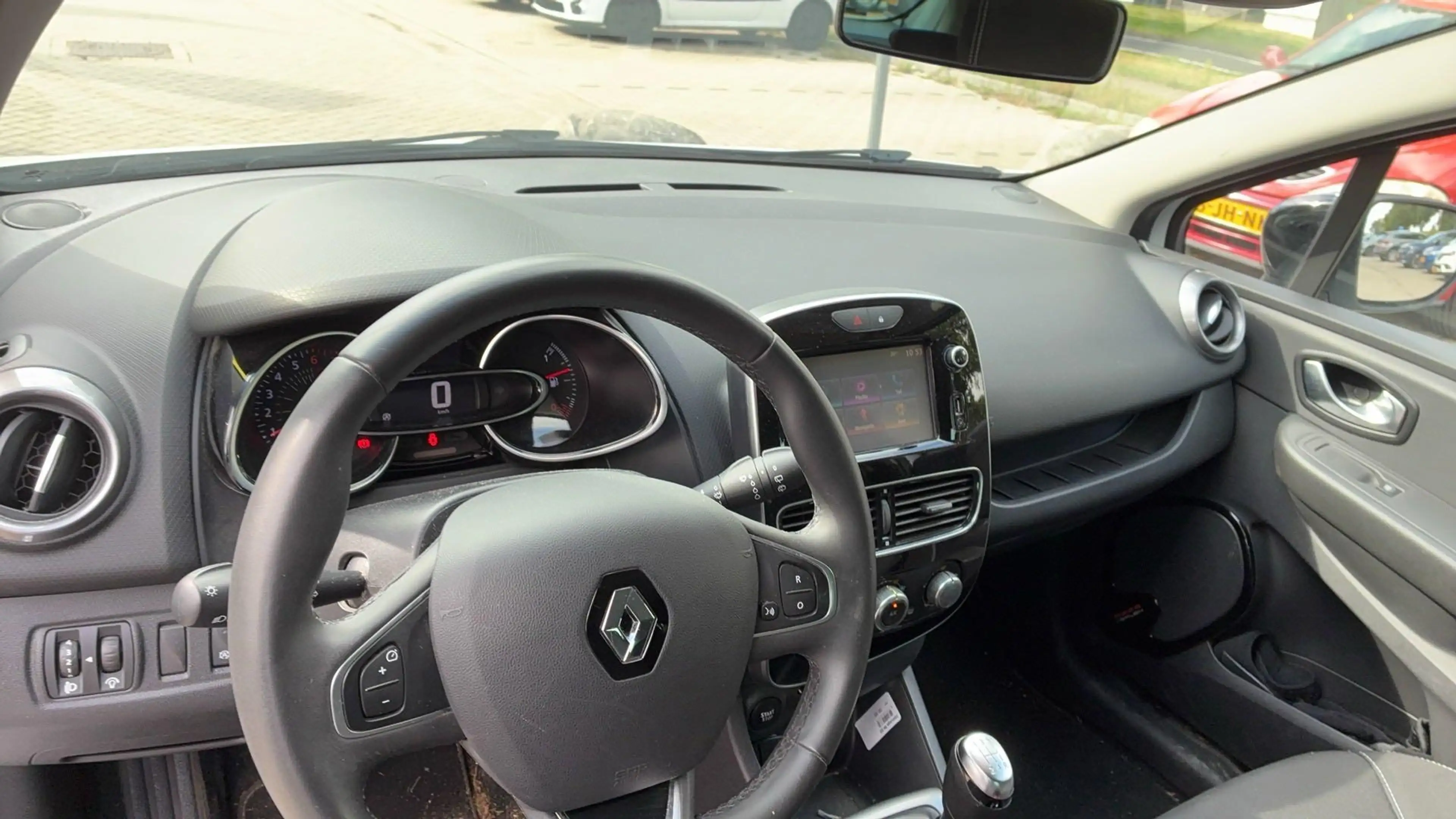 Renault Clio 0.9 TCe Limited — photo 8