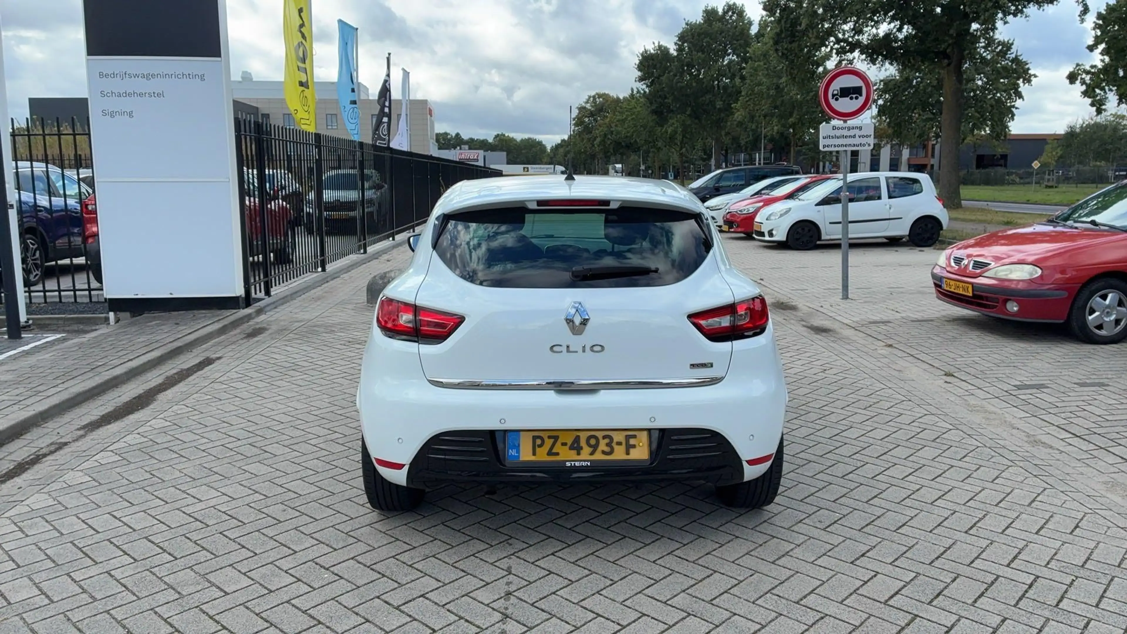 Renault Clio 0.9 TCe Limited — photo 3