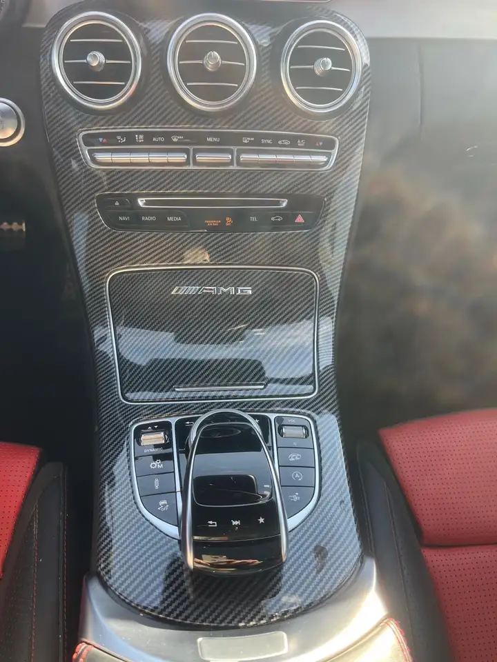 Mercedes-Benz C-Class снимка Mercedes-Benz C-Class