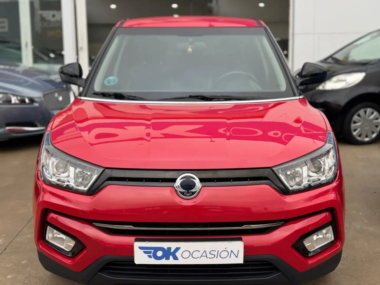 SsangYong Tivoli G16 Limited 4x2 Rojo - 2