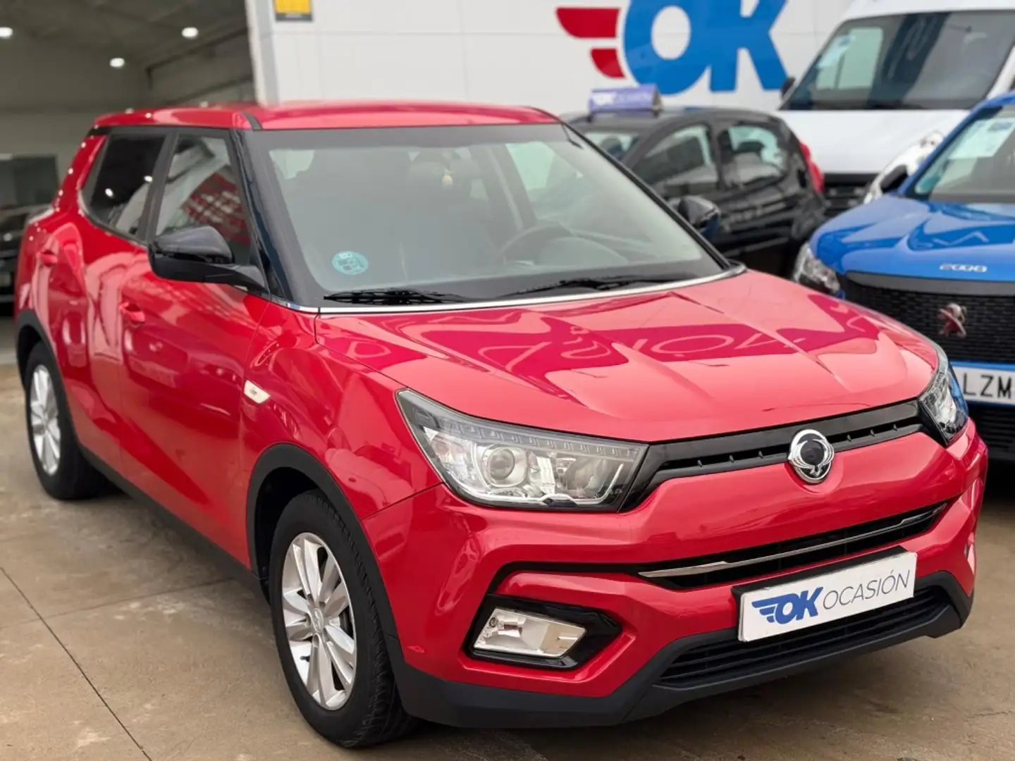 SsangYong Tivoli G16 Limited 4x2 Rojo - 1