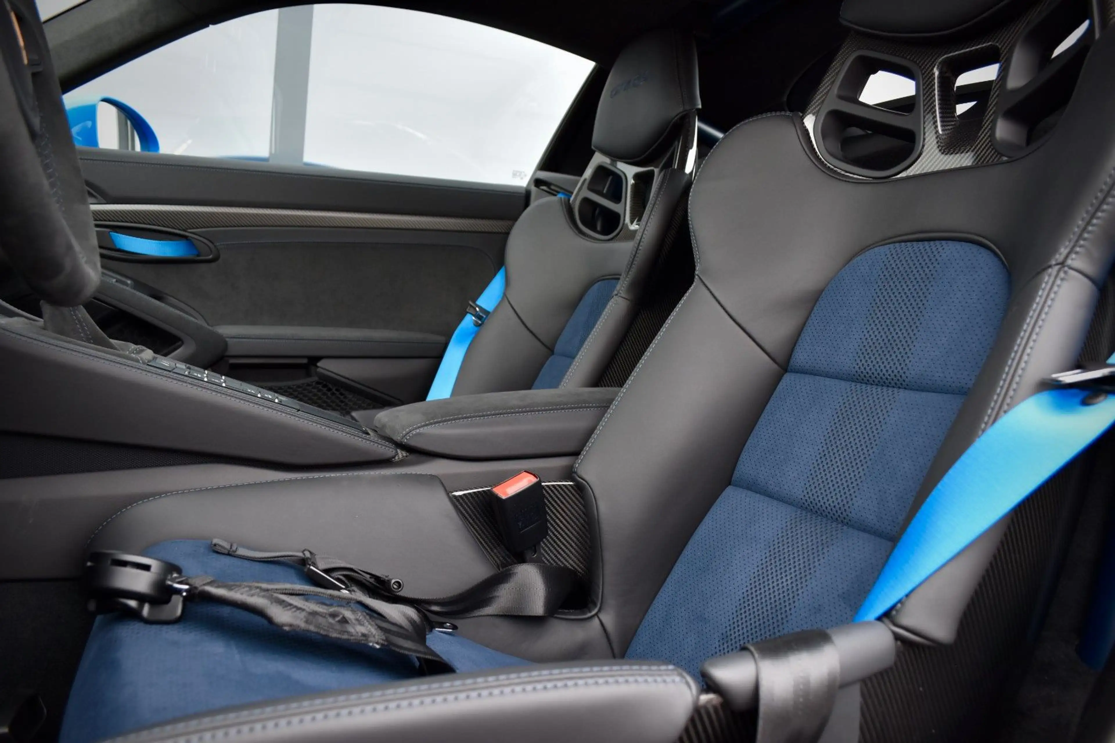 Porsche Cayman GT4 RS CLUBSPORT SHARKBLUE 1.HAND — photo 5