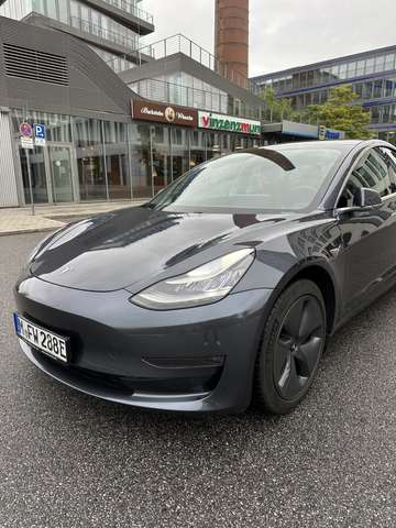 Tesla Model 3 Langstreckenbatt. Allradantrieb Dual Motor