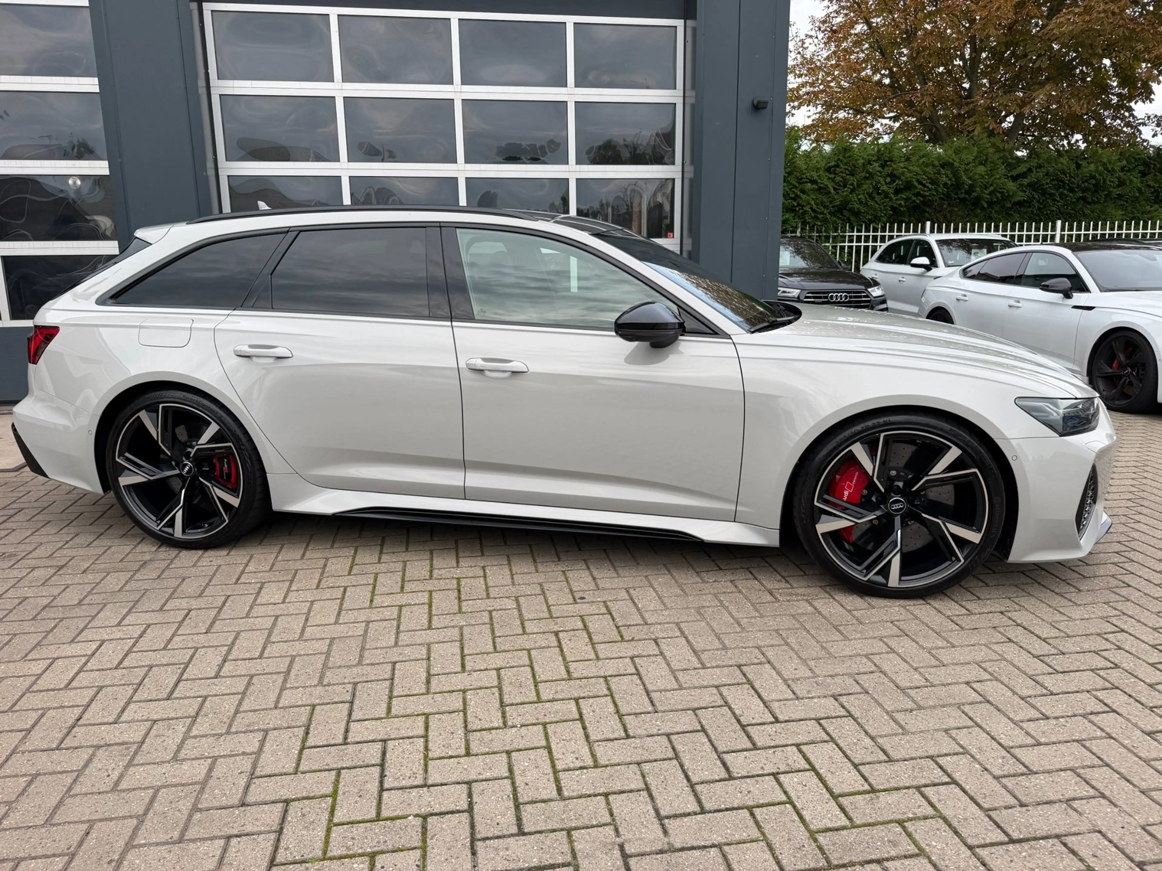 Audi RS6 Avant RS 6 TFSI quattro / Pano / Top View / Soft C — photo 9
