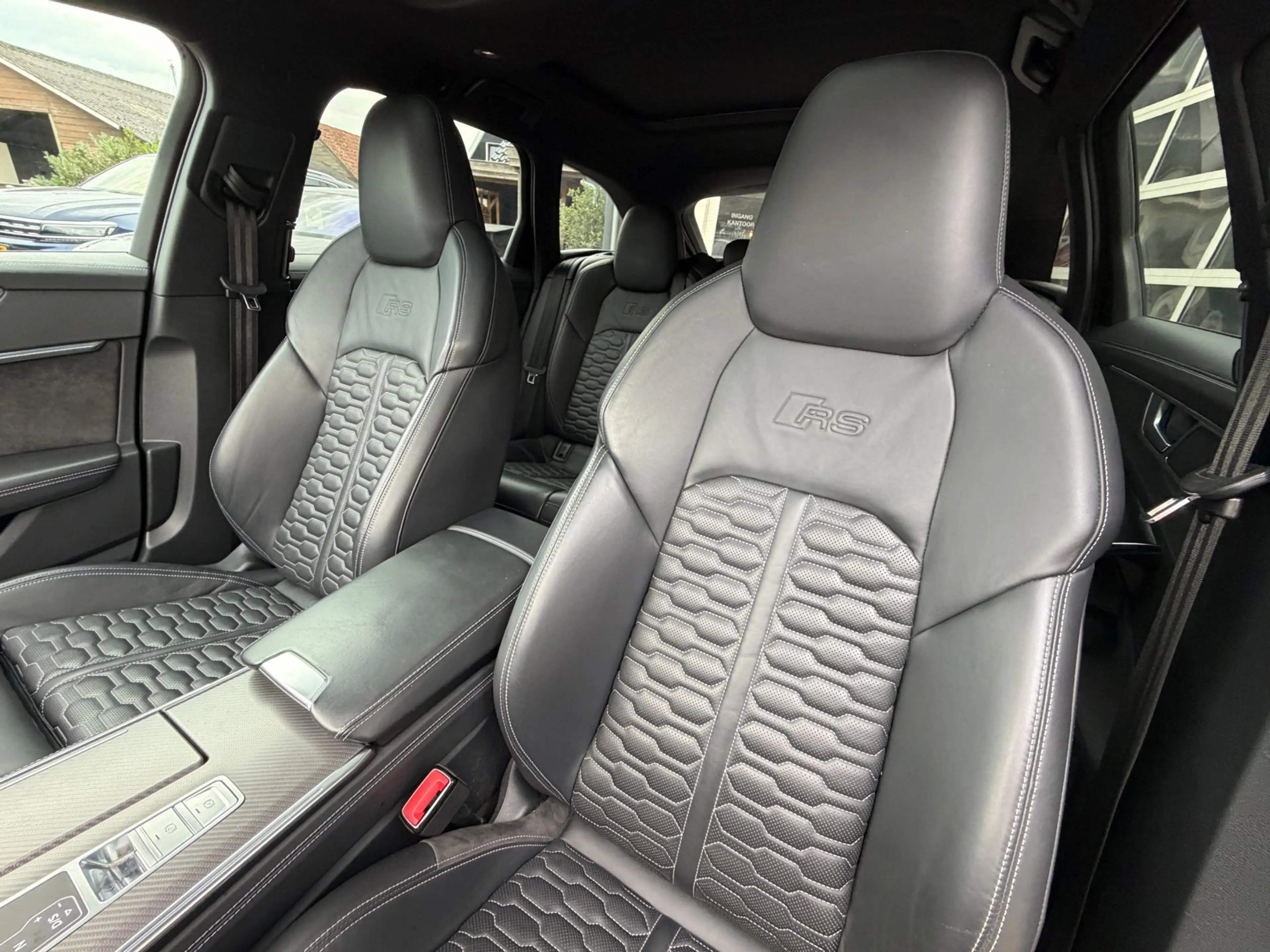 Audi RS6 Avant RS 6 TFSI quattro / Pano / Top View / Soft C — photo 29