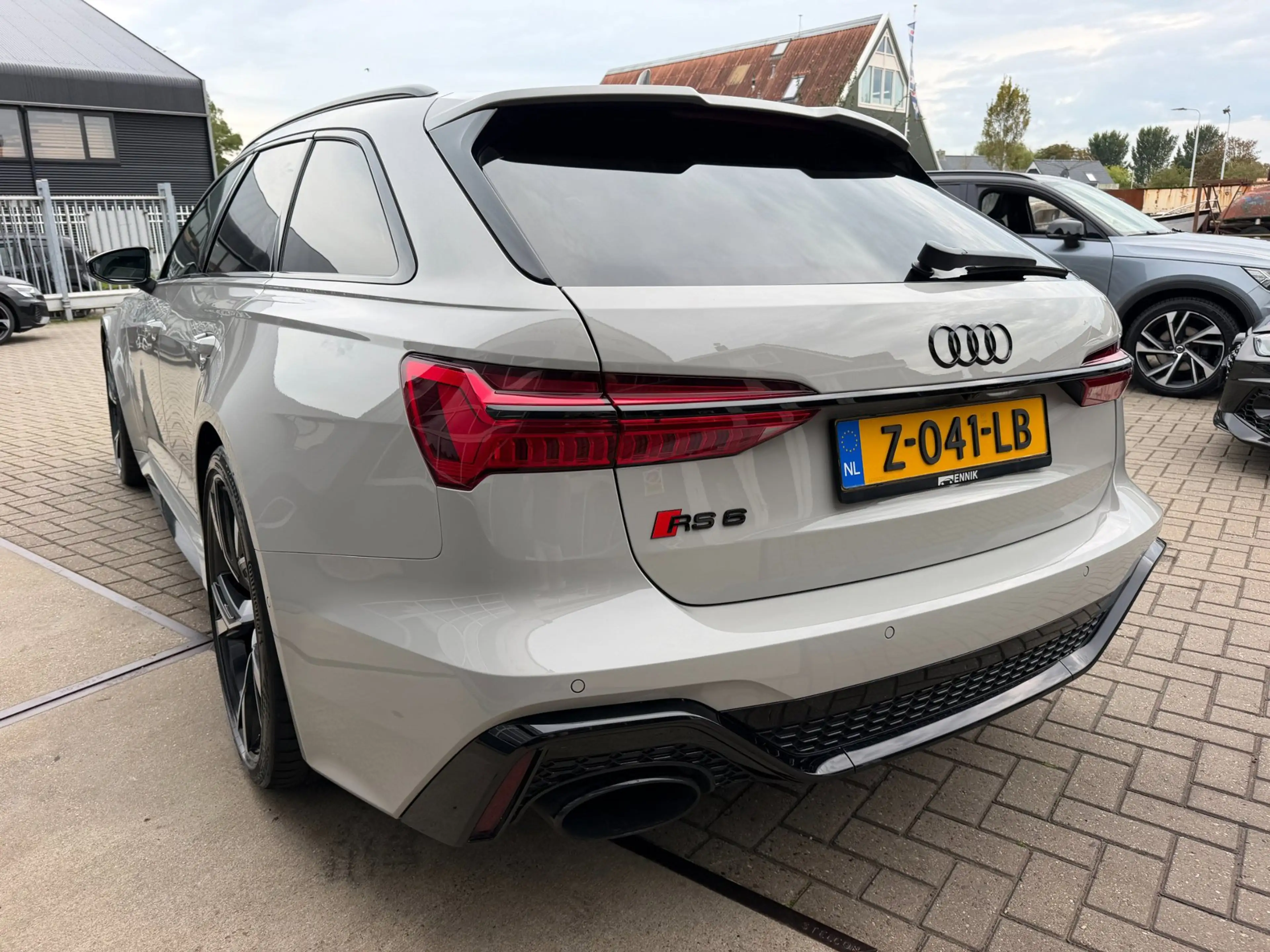 Audi RS6 Avant RS 6 TFSI quattro / Pano / Top View / Soft C — photo 15
